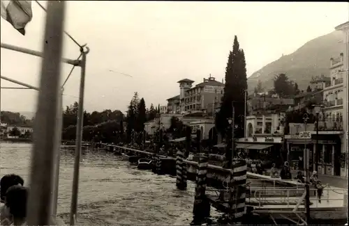 Foto Ak Gardone Lago di Garda Lombardia, Stadtansicht