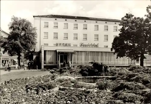 Ak Nordhausen am Harz, HO Hotel Handelshof am Albert Kuntz Platz, Außenansicht