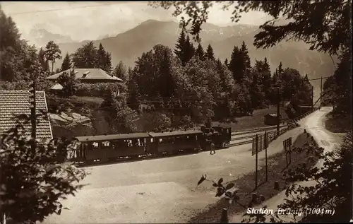Ak Brünig Meiringen Kt. Bern Schweiz, Bahnhof Brünig Hasliberg, Gleisseite, Dampflok
