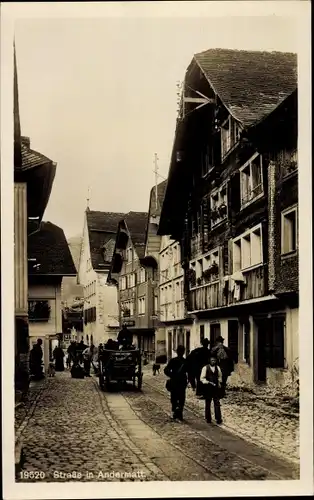 Ak Andermatt Kt. Uri, Straßenpartie, Pferdekutsche, Passanten