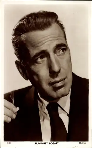 Ak Schauspieler Humphrey Bogart, Portrait mit Zigarette