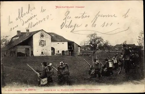 Ak Nompatelize Lothringen Vosges, Autour de la Maison des Derniers Cartouches, Soldaten