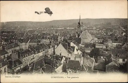 Ak Compiègne Oise, Vue generale, Luftansicht, Flugzeug