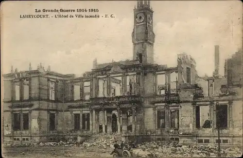 Ak Laheycourt Meuse, L'Hotel de Ville incendie, Kriegszerstörungen, Uhrenturm