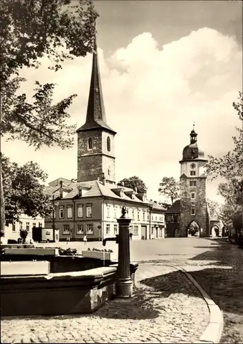 Ak Arnstadt in Thüringen, Blick zum Riedtor, Straßenansicht, Brunnen