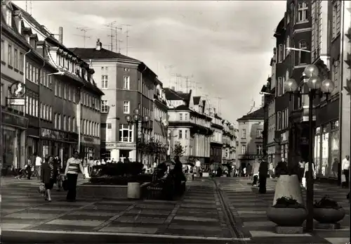 Ak Zeitz in Sachsen Anhalt, Leninstraße, Straßenszene