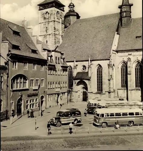 Ak Schmalkalden im Thüringer Wald, Busse am Altmarkt, Kirche