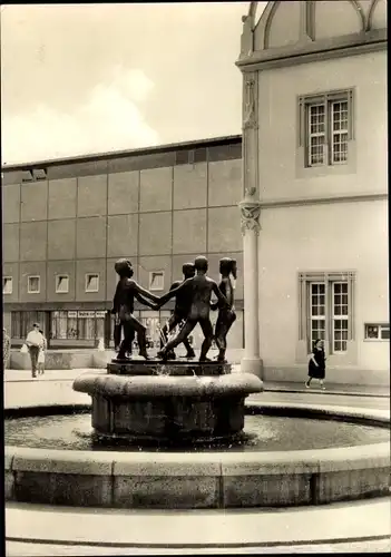 Ak Zwickau in Sachsen, Stadttheater mit Marktbrunnen