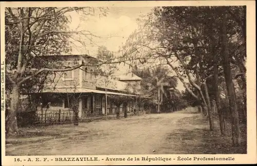 Ak Brazzaville Französisch Kongo, Avenue de la Republique, Ecole Professionelle