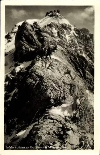 Ak Letzter Aufstieg zur Zugspitze und Münchner Haus, Bergsteiger, Steilwand, Sicherungsseil