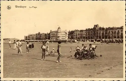 Ak Wenduine Wenduyne De Haan Westflandern, La Plage, Strandszene mit Hotels im Hintergrund