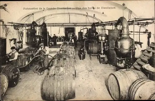 Ak Fabrication de la Grande Chartreuse, Une des Salles de Distillation