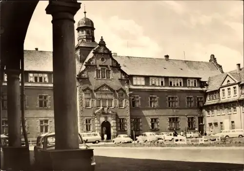 Ak Arnstadt in Thüringen, Rat des Kreises, Parkplatz, Außenansicht