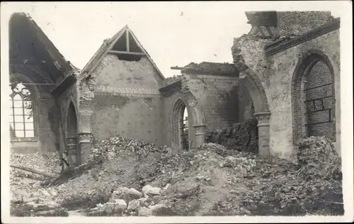 Foto Ak Slype ? Westflandern, Zerstörte Kirche, Kriegszerstörungen, I WK