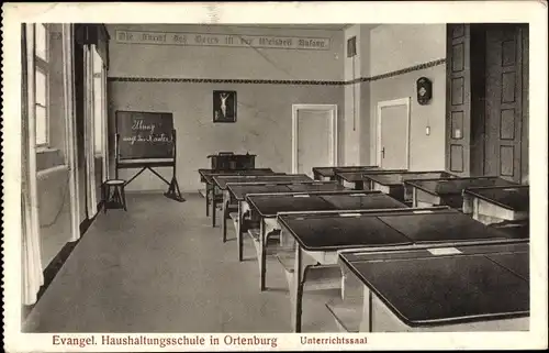 Ak Ortenburg Niederbayern, Ev. Haushaltungsschule, Unterrichtssaal