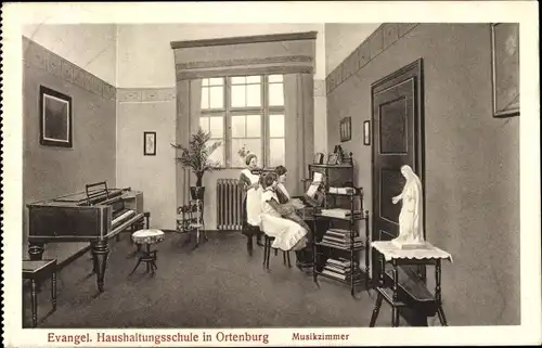 Ak Ortenburg Niederbayern, Ev. Haushaltungsschule, Musikzimmer, Unterricht am Klavier