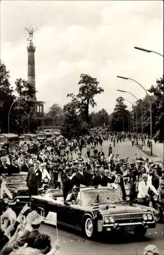 Ak Berlin Tiergarten, John F. Kennedy, 35. Präsident der Vereinigten Staaten, Willy Brandt