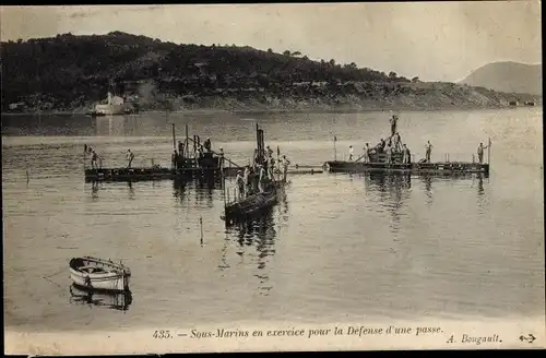 Ak Französisches U Boot, Sous Marins en exercice pour la Defense d'une passe