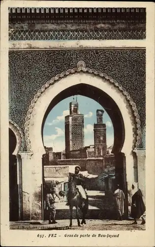 Ak Fès Fez Marokko, Grande perte de Beu-Jejoud, Blick durch das Stadttor, Reiter, Minarett