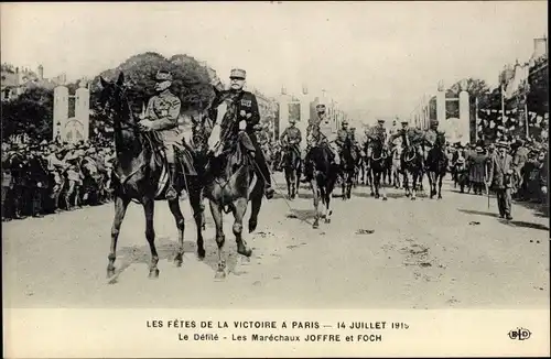 Ak Paris, Les Fetes de la Victoire 14 Juillet 1919, Défilé, Les Marechaux, Foch, Joffre