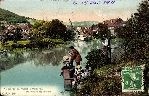 Ak Vallorbe Kt. Waadt Schweiz, Au bords de l'Orbe, Pêcheurs de truites, Angler