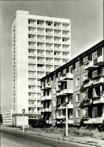 Ak Neustadt Lübbenau im Spreewald, Hochhaus in der Straße der Jugend