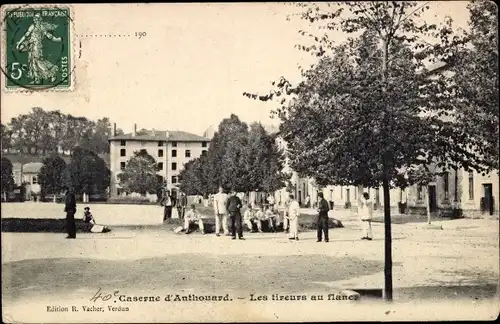 Ak Verdun Meuse, Caserne d'Anthouard, Les tireurs au flanc