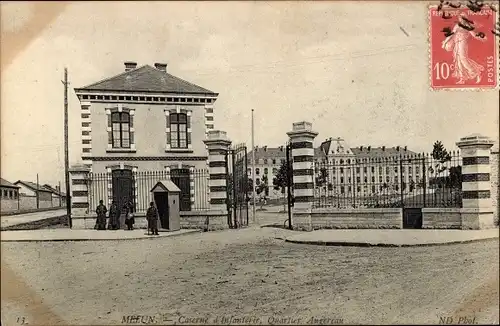 Ak Melun Seine et Marne, La Caserne d'Infanterie, Quartier Angerau