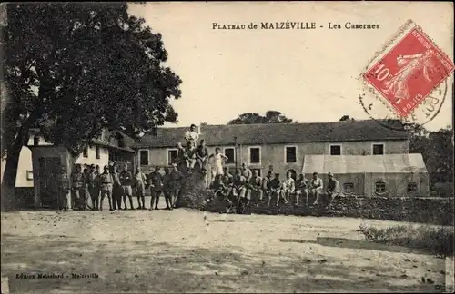 Ak Malzeville Meurthe et Moselle, les Casernes, Kaserne, Gruppenbild