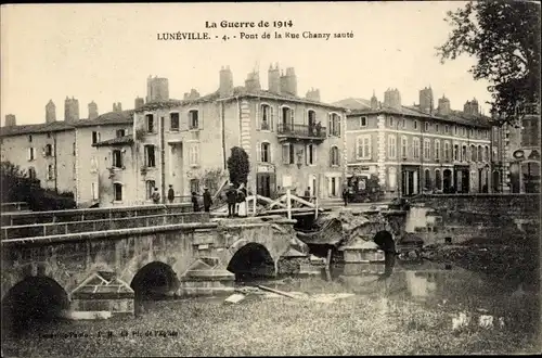 Ak Luneville Meurthe et Moselle, Pont de la Rue Chanzy saute, la Guerre 1914