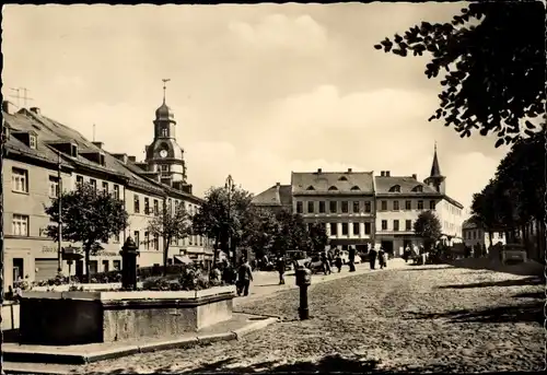 Ak Schleiz im Vogtland Thüringen, Partie am Marktplatz mit Brunnen