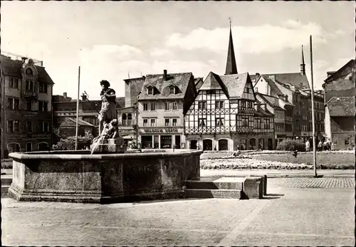 Ak Weimar in Thüringen, Neptunbrunnen und Markt