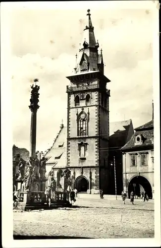 Ak Chomutov Komotau Reg. Aussig, Blick auf das Rathaus, Denkmal, Markt