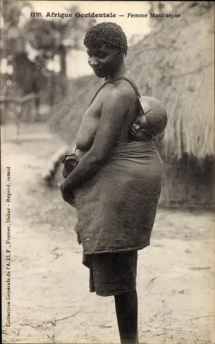 Ak Femme Mankaigne, Frau mit ihrem Kind