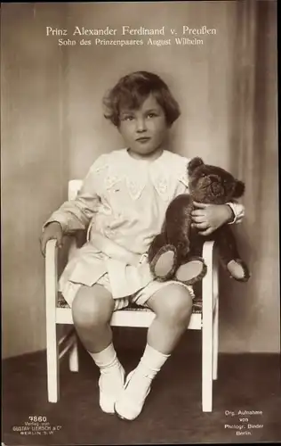 Ak Prinz Alexander Ferdinand, Sohn von August Wilhelm Prinz von Preußen, Portrait mit Teddy