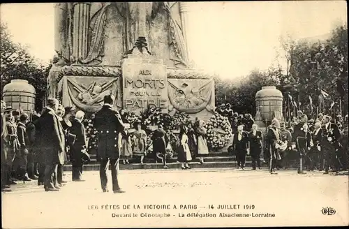 Ak Paris, Fetes de la Victoire 14 Juillet 1919, Devant le Cénotaphe, Délégation Alsacienne Lorraine