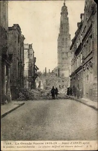 Ak Arras Pas de Calais, Apres la premier bombardement, Le celebe Beffroi est encore debout