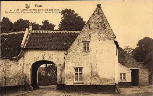 Ak Postel Mol Antwerpen Flandern, Abdij Postel, Oude ingangspoort met portierhuis