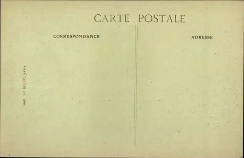 Ak Fetes de la Victoire a Paris 1919, Hotel de Ville, Le Marechal Foch decore un Poilu