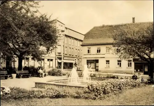 Ak Schkeuditz in Sachsen, Markt, Springbrunnen