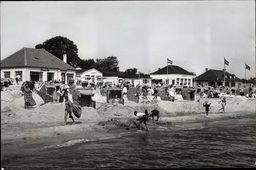 Foto Ak Ostseebad Kellenhusen in Holstein, Strandleben, Häuser