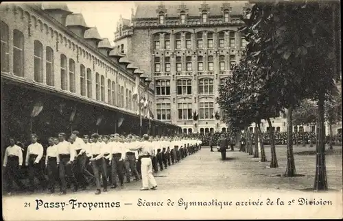 Ak Passy Froyennes Wallonien Hennegau, Séance de gymnasique arrivée de la 2e division