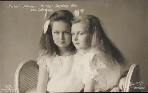 Ak Herzogin Altburg und Herzogin Ingeborg Alix von Oldenburg, Portrait