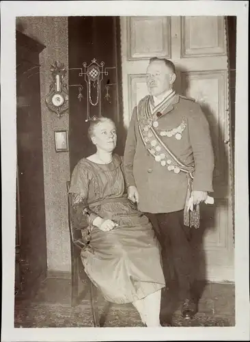 Foto Portrait von einem Mann und einer Frau, Schützenkönig ?