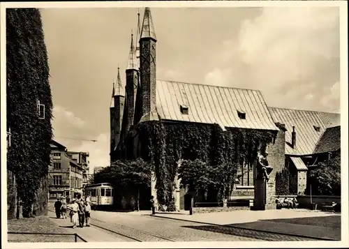 Foto Hansestadt Lübeck, Geibelplatz, Heiligen Geist Hospital, Straßenbahn