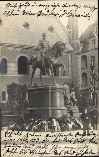 Foto Ak Braunschweig in Niedersachsen, Reiterstandbild, Ehrenkränze