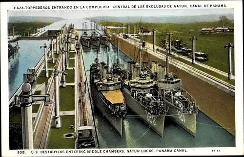 Ak U. S. Destroyers entering Gatun Locks, Panama Canal