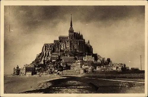 Ak Mont St. Michel Manche, Vue générale du Mont à l'arrivée