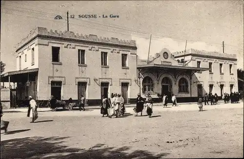 Ak Sousse Tunesien, La Gare, Blick auf den Bahnhof, Straßenseite