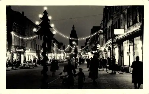 Foto Ak Speyer am Rhein, Straßenszene, Geschäfte, Festbeleuchtung, Weihnachtsschmuck